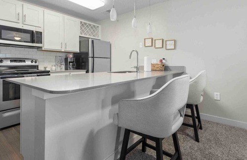 Virginia Beach Apartment | Cozy Apartment with Lakeside View