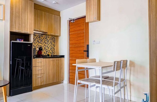 Pratumnak Hill Condo | Cozy apartment with pool view in phra tamnak