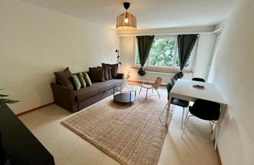 Albisrieden Apartment | Cozy Apartment with Balcony in Zürich