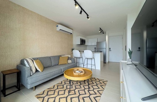 San Francisco Apartment | Cozy Apartment with Free Parking Coworking