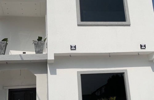 Kasoa Apartment | Cozy apartment with Swimming pool.