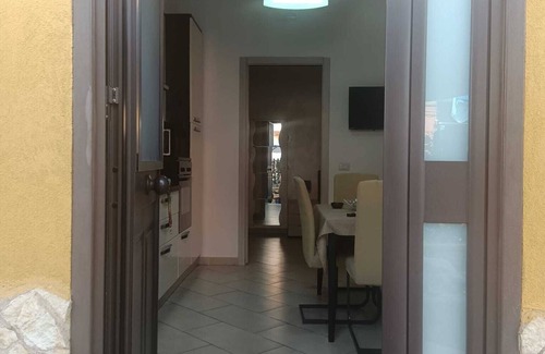 Contrada Pantano d'Arci Apartment | Cozy apartment with terrace, 600 meters from the airport.