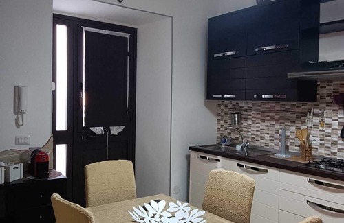 Contrada Pantano d'Arci Apartment | Cozy apartment with terrace, 600 meters from the airport.