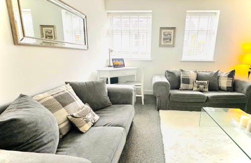 Swindon Apartment | Cozy Apartments By Singh