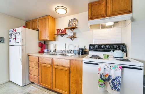 St Ignace Apartment | Cozy Apt < 1 Mi Near Lake Huron & Mackinac Island!