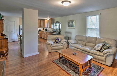 Dexter Apartment | Cozy Apt by ITS 85 Trail, ½ Mi to Lake Wassookeag!