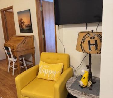 Alma Apartment | Cozy Apt- Centrally located