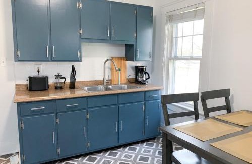 Kamm's Corners Apartment | Cozy Apt Near Airport & Parking