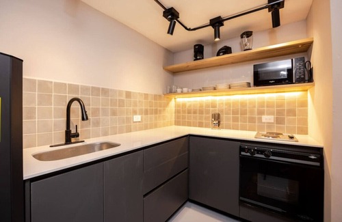 Zona Rosa Apartment | Cozy apt near parque lleras, Private Jacuzzi & AC