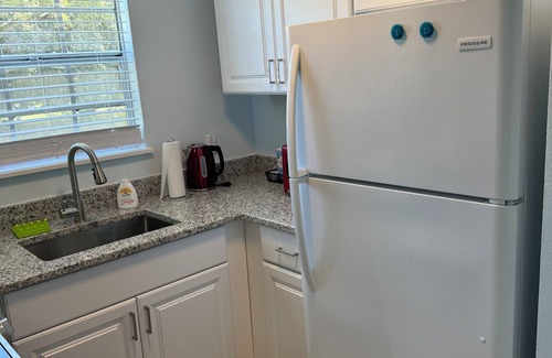 Florida Panhandle Apartment | Cozy Apt w/King Bed w Laundry 25 from Beach #D