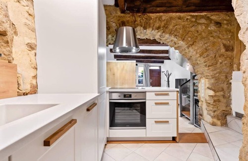 Ville Haute Apartment | Cozy Apt w/Smart TV, Elevator & Equipped Kitchen