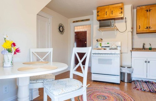 Montclair House | Cozy Apt Walkable to Shop, Eat & NYC Transport
