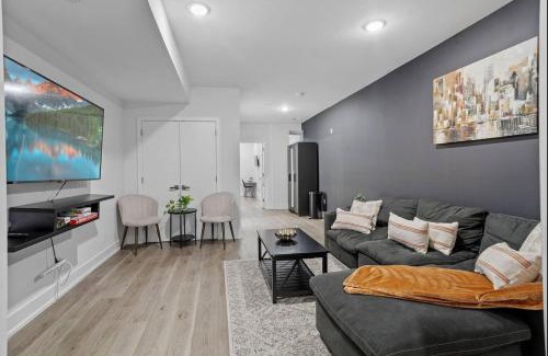 North Philadelphia East Apartment | Cozy Apt With Mini Golf, Basement Sleeps 8