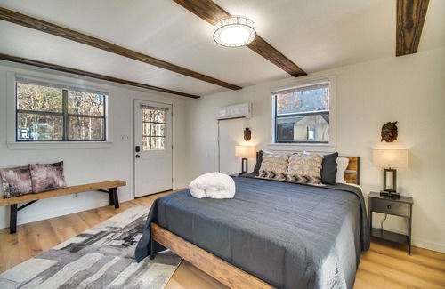 Gentry Apartment | Cozy Arkansas Getaway ~ 4 Mi to Siloam Springs!