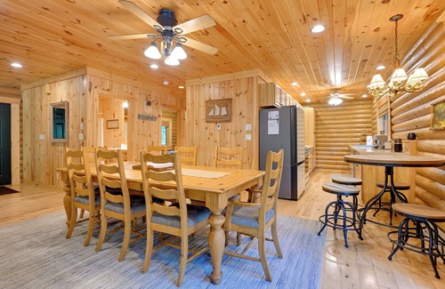 Arkdale Cabin | Cozy Arkdale Wood Cabin Near Petenwell Lake!
