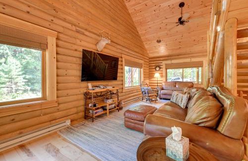 Arkdale House | Cozy Arkdale Wood Cabin Near Petenwell Lake!