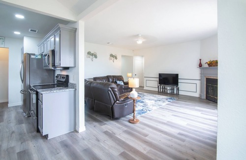 South Arlington House | Cozy Arlington Villa