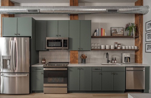 Northern Liberties Apartment | Cozy Artisan Loft w/Literary Charm/Book Binder