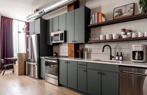 Northern Liberties Apartment | Cozy Artisan Loft w/Literary Charm/Book Binder