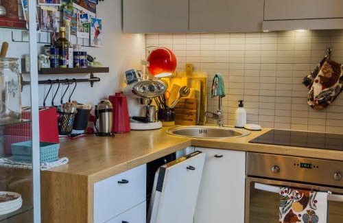 Tondi Apartment | Cozy & artsy apartment, dedicated office room & walk-in closet!