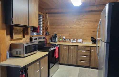 Ashford Cabin | Cozy Ashford cabin, well appointed & only minutes to the Mount Rainier entrance.