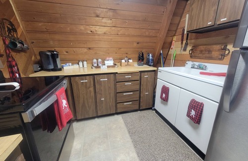 Ashford Cabin | Cozy Ashford cabin, well appointed & only minutes to the Mount Rainier entrance.