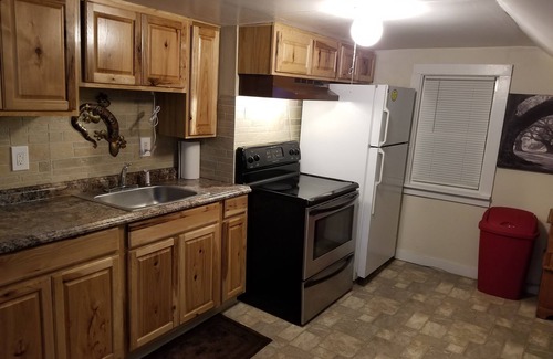 Ashland Apartment | Cozy Ashland apartment near Lakes, Skiing, Hiking, PSU