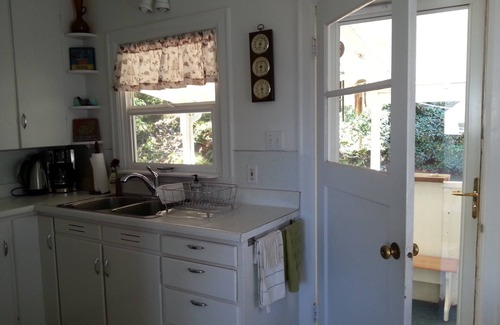 Astoria House | Cozy Astoria Cottage, Million Dollar View, Affordably Priced!
