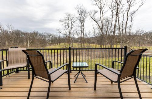 The Galena Territory House | Cozy at Creekwood Getaway