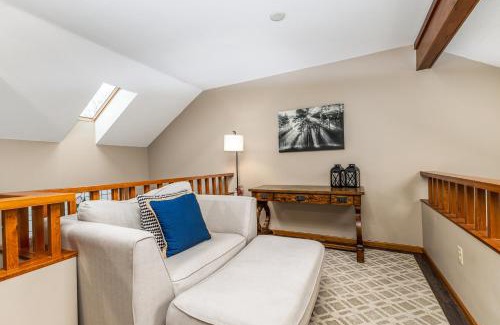 The Galena Territory House | Cozy at Creekwood Getaway