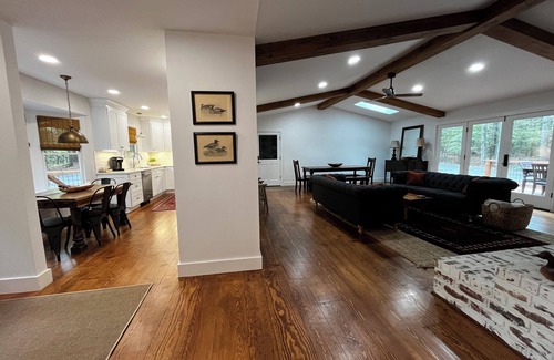 Athens House | Cozy Athens Retreat- All Decked Out with Pond View-7 miles from Dwntwn