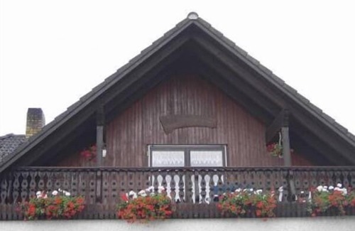 Moosbach Apartment | Cozy attic apartment (55sqm) with eat-in kitchen and covered balcony