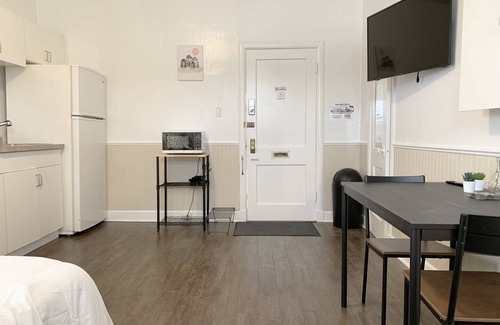 Moose Jaw Apartment | Cozy Bachelor Condo, Downtown, WiFi & Smart TV