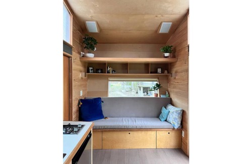 East MLK House | Cozy Backyard Tiny House