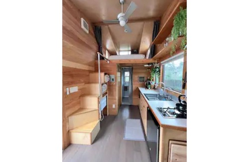 East MLK House | Cozy Backyard Tiny House