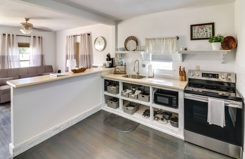 Ballinger House | Cozy Ballinger Vacation Rental w/Deck & Grill!
