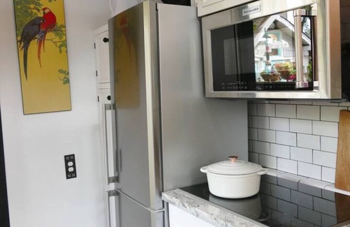 Fremont Cottage | Cozy Banana Cabana w/soaking tub heated floors in secluded garden