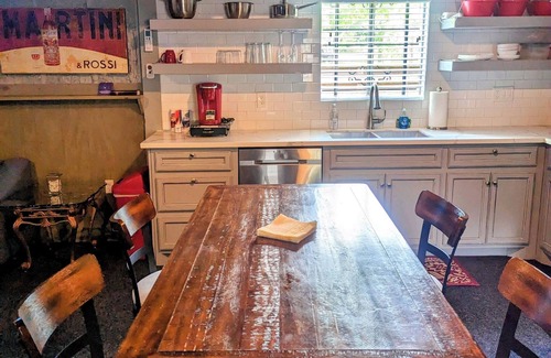 Montgomery House | Cozy Barn w/Pool Access and Near Lake Conroe