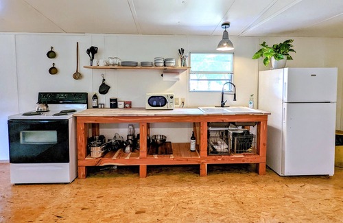 Sequatchie House | Cozy basecamp minutes from waterfalls, hiking and climbing