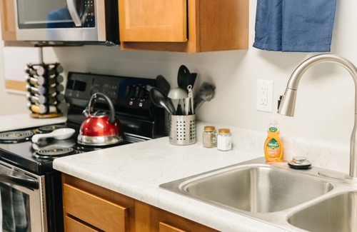 Taylorsville House | COZY BASEMENT APARTMENT - PRIVATE ENTRANCE - NEAR PARK