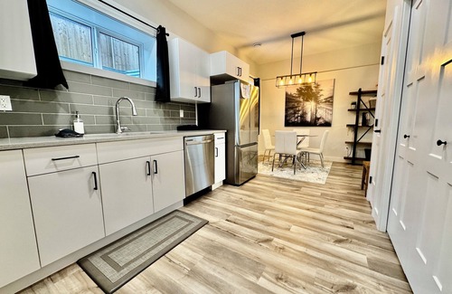 Hinton Apartment | Cozy Basement Apartment Near Jasper – Private, Modern, and Perfect for Couples