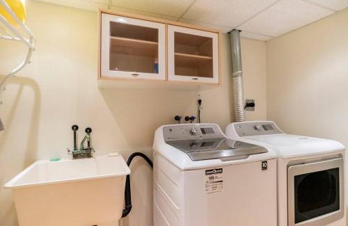 Newmarket Apartment | Cozy basement apartment in Newmarket