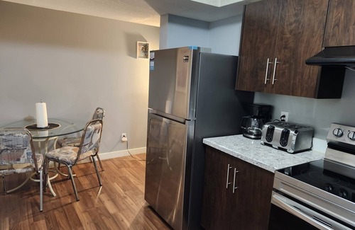 Regina Apartment | Cozy Basement Apartment+Private Entrance+Laundry.