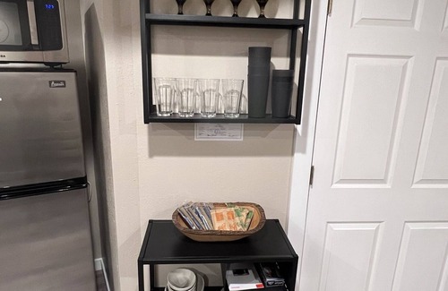 Sandy Apartment | Cozy Basement Apartment - Easy Drive to Ski Resorts - Massage Chair!
