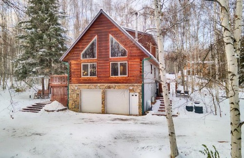 Fairbanks Apartment | Cozy Basement Apartment Executive Retreat
