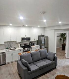 Northeast Edmonton House | Cozy basement for a lovely stay & perfect for WFH