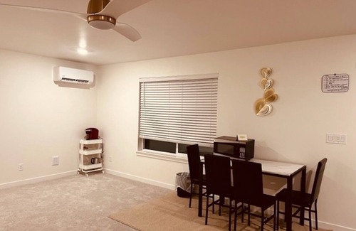 South Hill House | Cozy Basement - in charming Puyallup