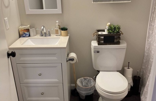 Parkville Apartment | Cozy Basement Studio w/Private Bath - 30 Day Min