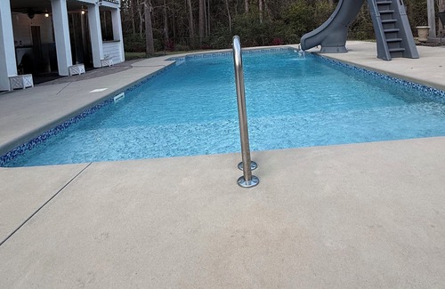 Huntcliff Apartment | Cozy basement studio with WiFi, hot tub and pool in enjoyable Columbia