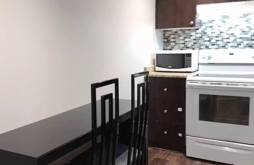 Bramalea Apartment | Cozy Basement Suite in Brampton